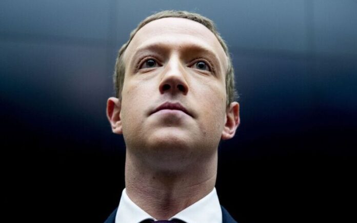Mark Zuckerberg, creador y dueño de Facebook, Inc.