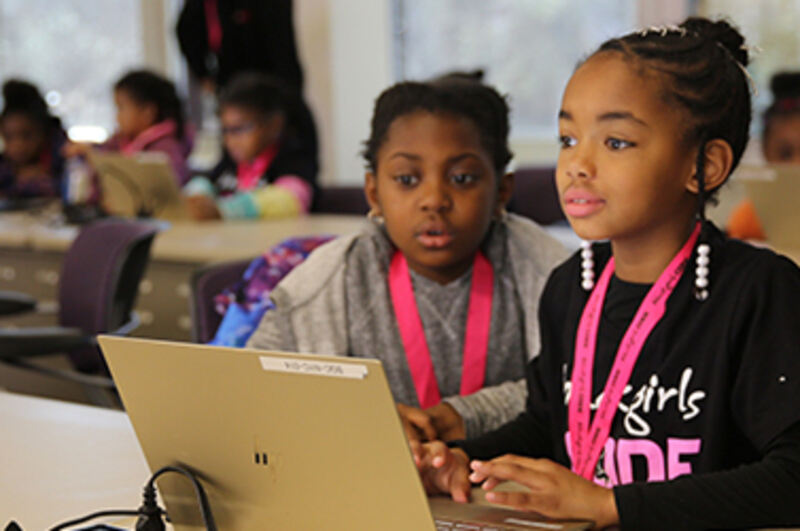 Black Girls Code provee de educación en ciencia y tecnología a niñas afroamericanas.