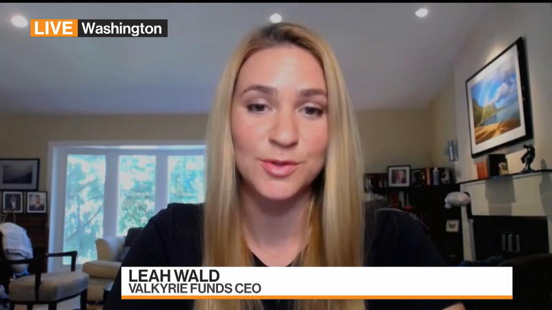 Leah Wald, CEO de Valkyrie Funds, durante una entrevista sobre el ETF de Bitcoin.