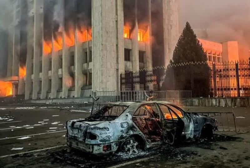 La revuelta ha escalado a una gran crisis regional con invención de Rusia.