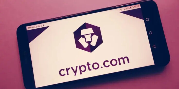 Crypto.com suspende los retiros e investiga posible brecha de seguridad en su plataforma.