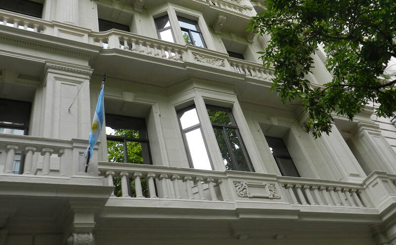 Argentina levanta un informe para regular el mercado cripto a través de la UIF.