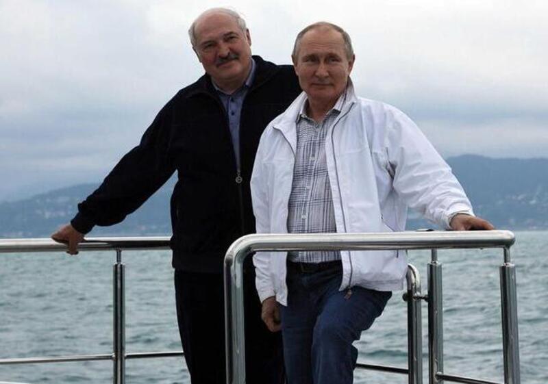 La relación entre los presidentes Vladimir Putin y Alexander Lukashenko es bastante estrecha.