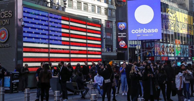 Usuarios acusan a Coinbase de negligencia.